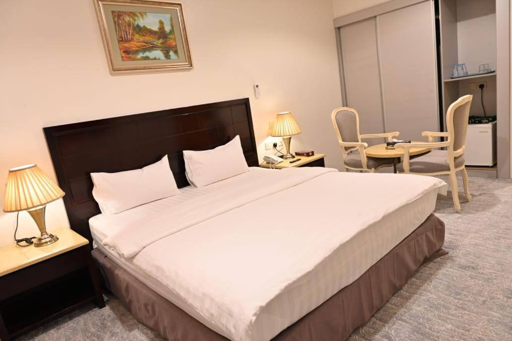 Al Furat Madayin Hotel *